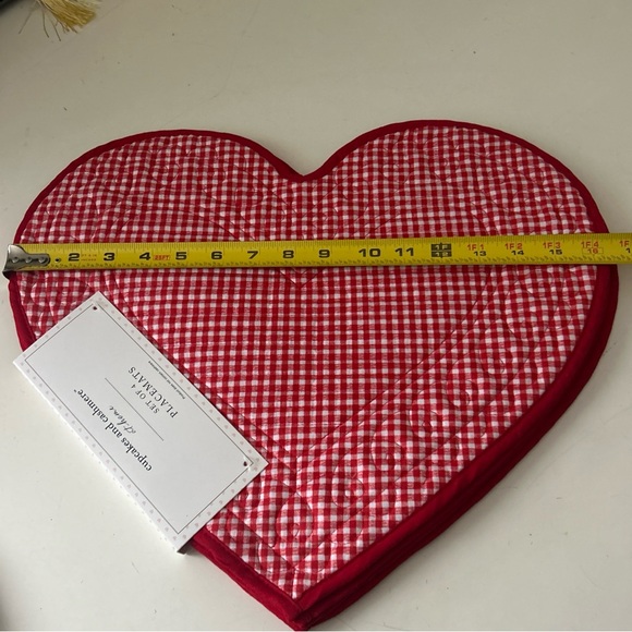 Set of 4 Cupcakes & Cashmere Red Heart Placemat Picnic Style Gingham NEW - Picture 8 of 13
